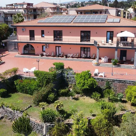 Leucatia Bed & Breakfast 4*