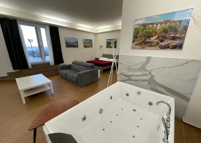 Leucatia Bed & Breakfast 4*