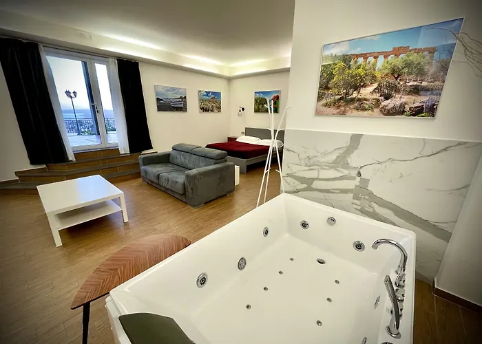 Leucatia 4*